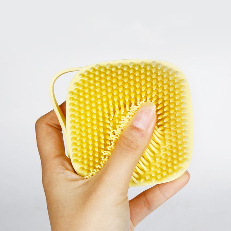 Pet Bath Brush with Shampoo Dispenser – Dogs & Cats
